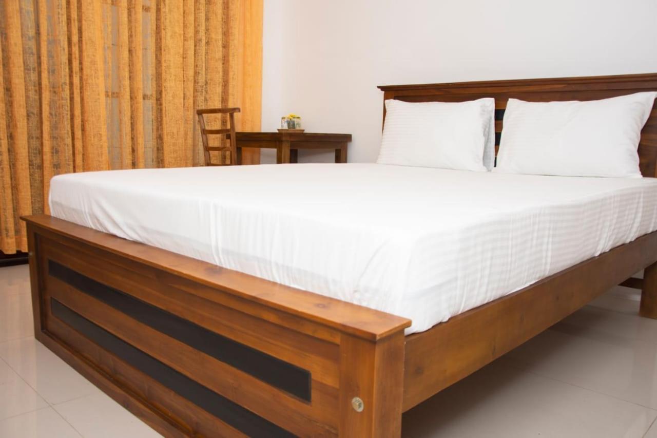 Katunayaka Sanmi Airport Resort מראה חיצוני תמונה
